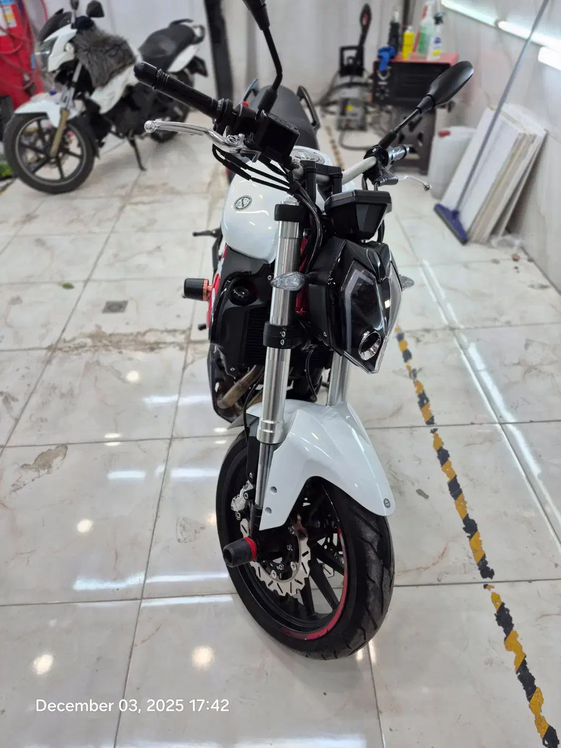 بنلی ۳۰۰ ۴۰۲|موتورسیکلت|قم, زنبیل آباد|دیوار