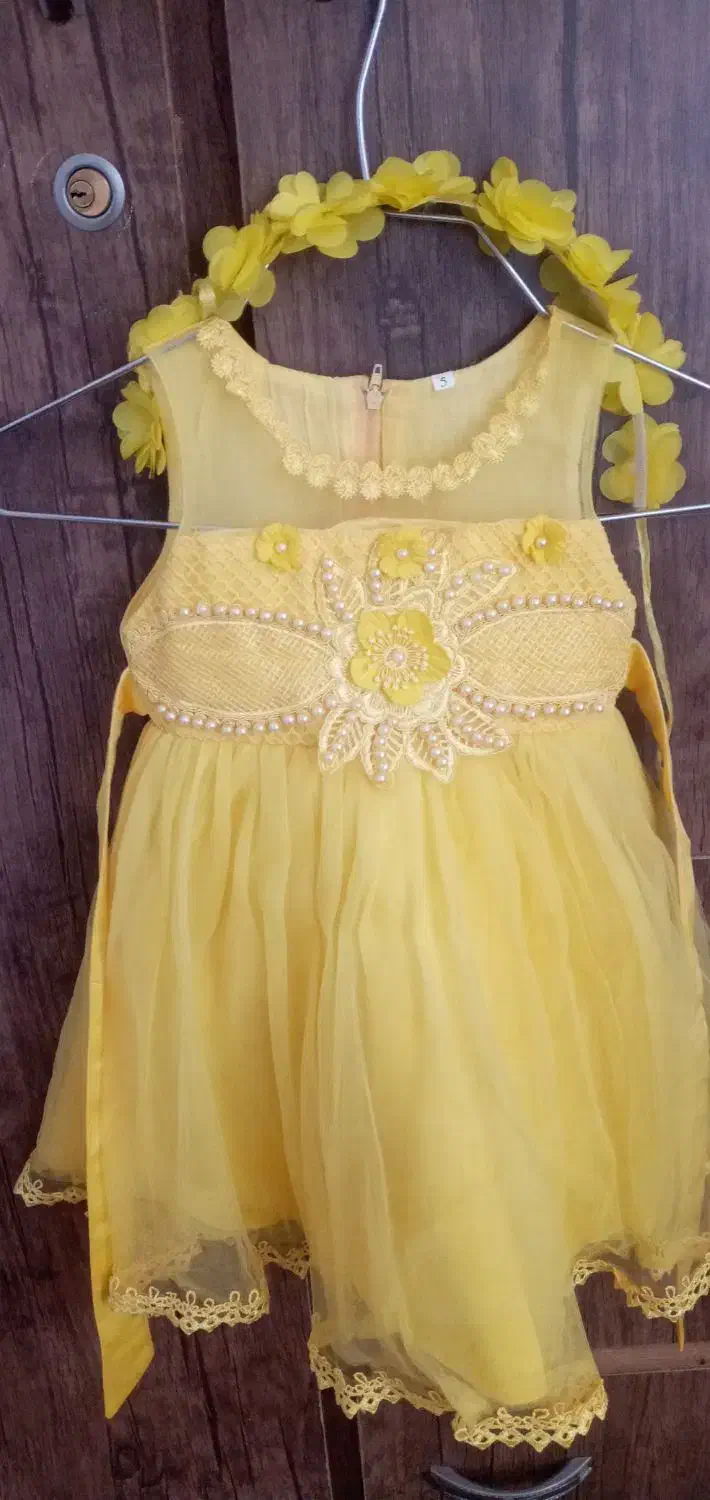 پیراهن نو و۳ تا تل نونو|کفش و لباس بچه|بروجرد, |دیوار