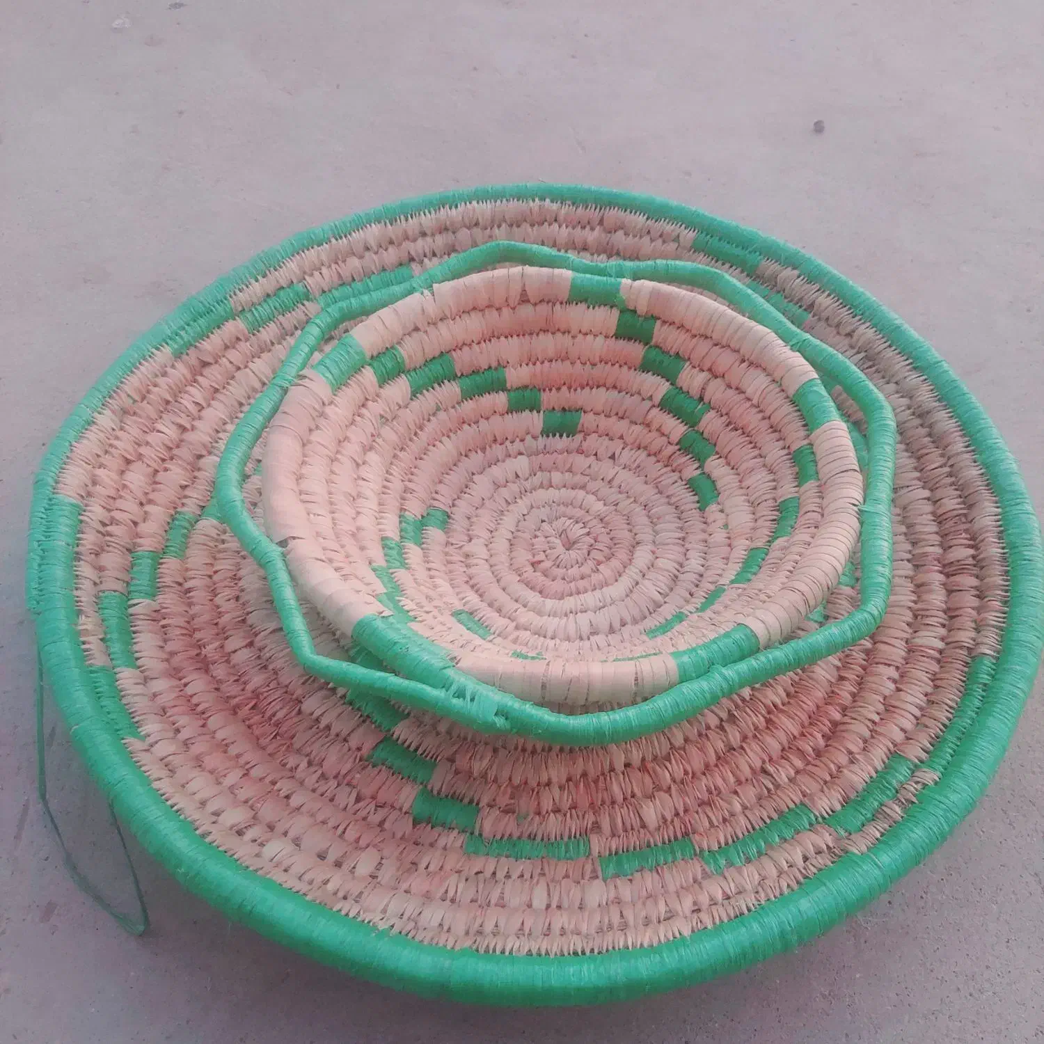 طبق یا طبگ حصیری دستباف|صنایع دستی و سایر لوازم تزئینی|اهواز, دغاغله|دیوار