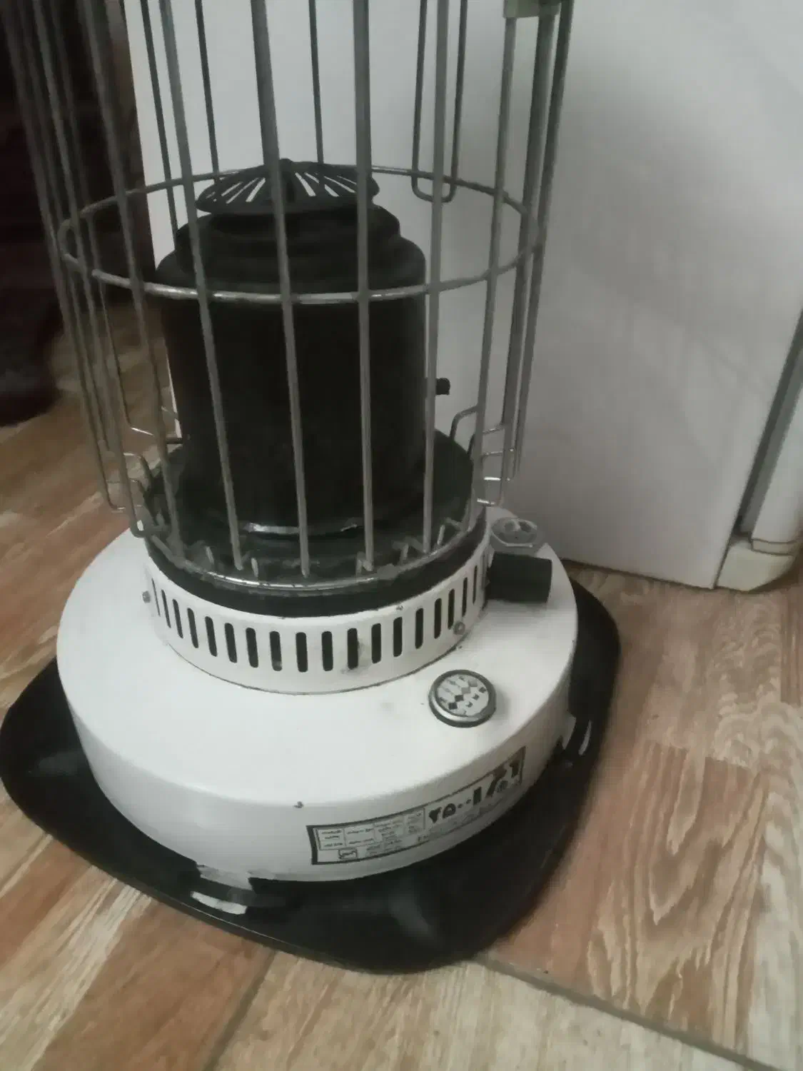 چراغ نفتی بانفت درحد|کلکسیون اشیاء عتیقه|قرچک, زیبا شهر|دیوار