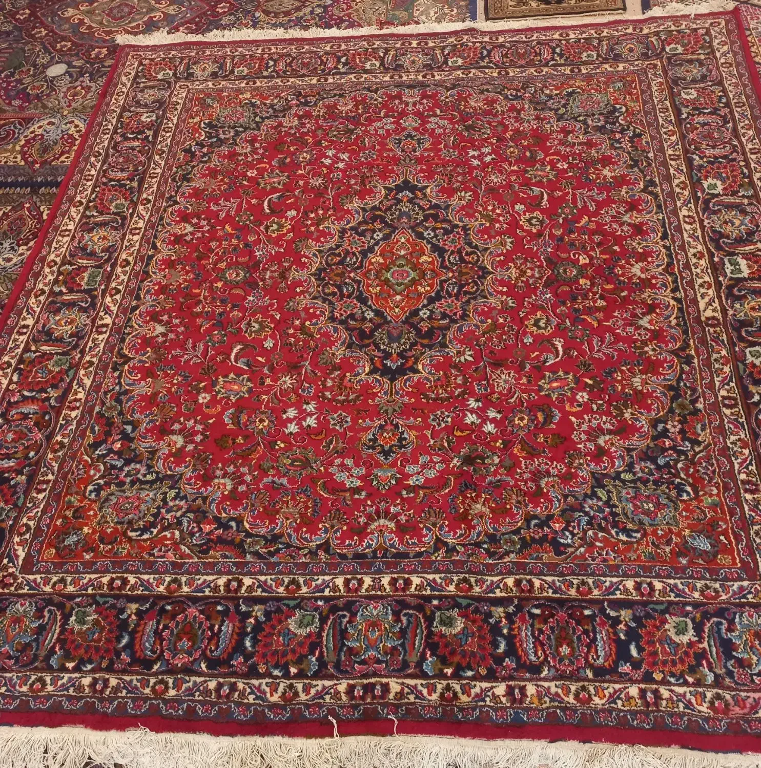 فرش دستباف کارکرده در حد نو|فرش|اردبیل, |دیوار