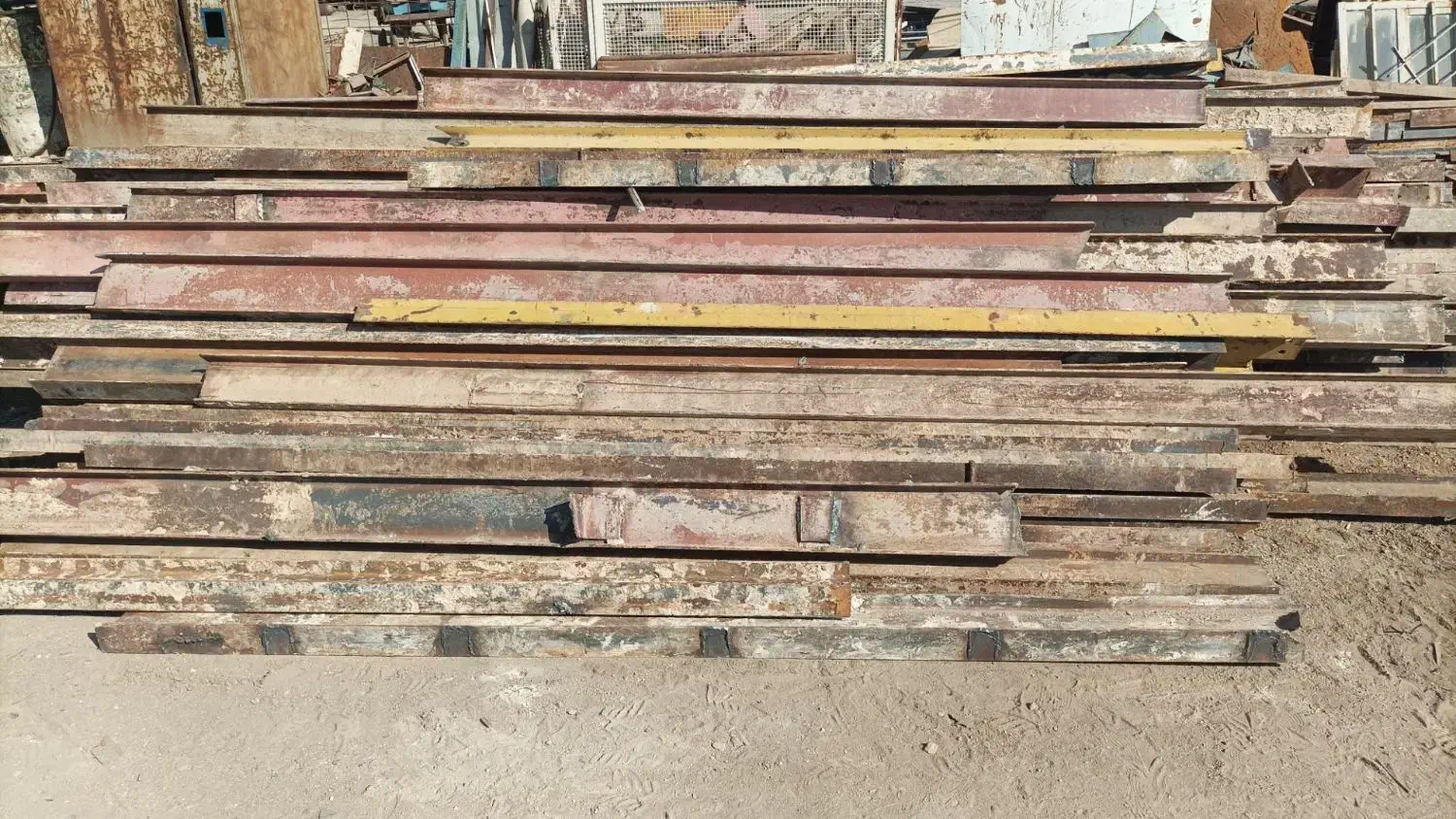 تیرآهن مستعمل ساختمانی از۱۰تا۱۸و۲۰قوطی ۸تا۱۴|مصالح و تجهیزات ساختمان|مشهد, نیزه|دیوار