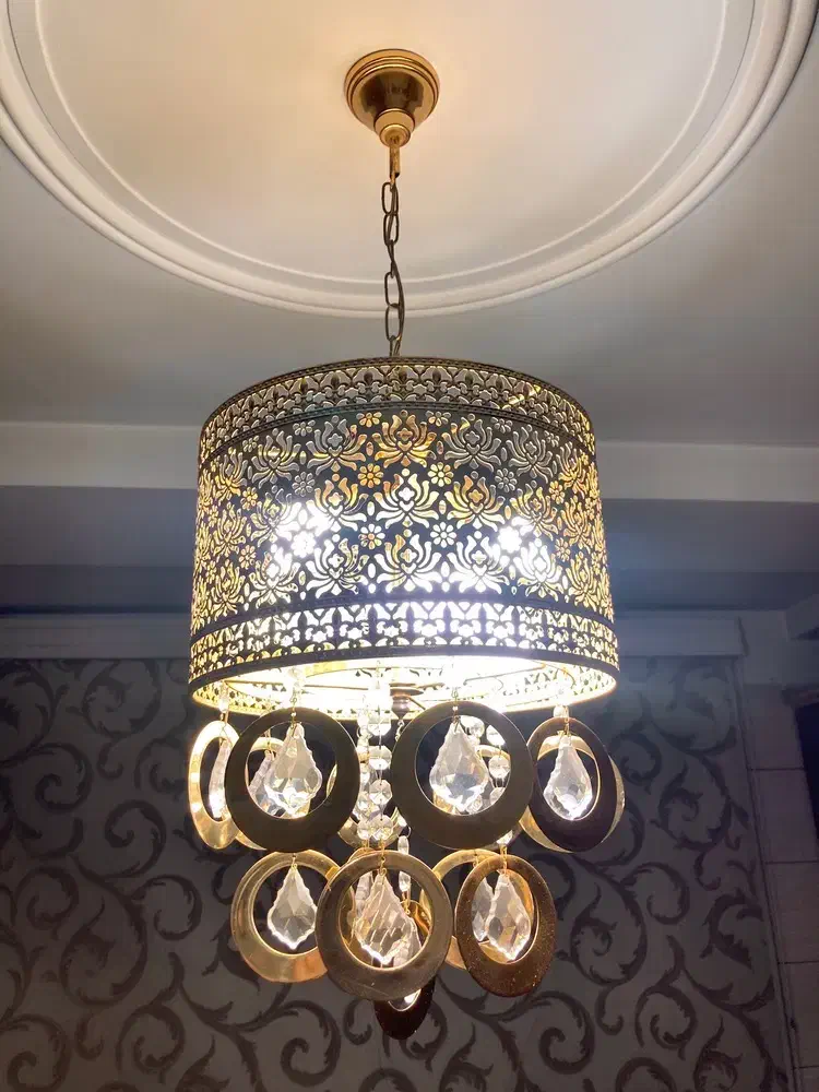 لوستر رنگ طلایی ثابت سالم وشیک|لوستر و چراغ آویز|بهارستان, |دیوار