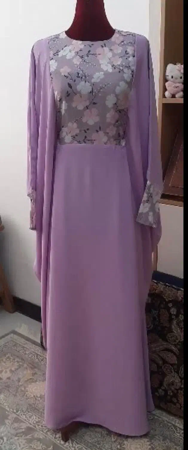 مانتو عبایی|لباس|قم, باغ شازده|دیوار