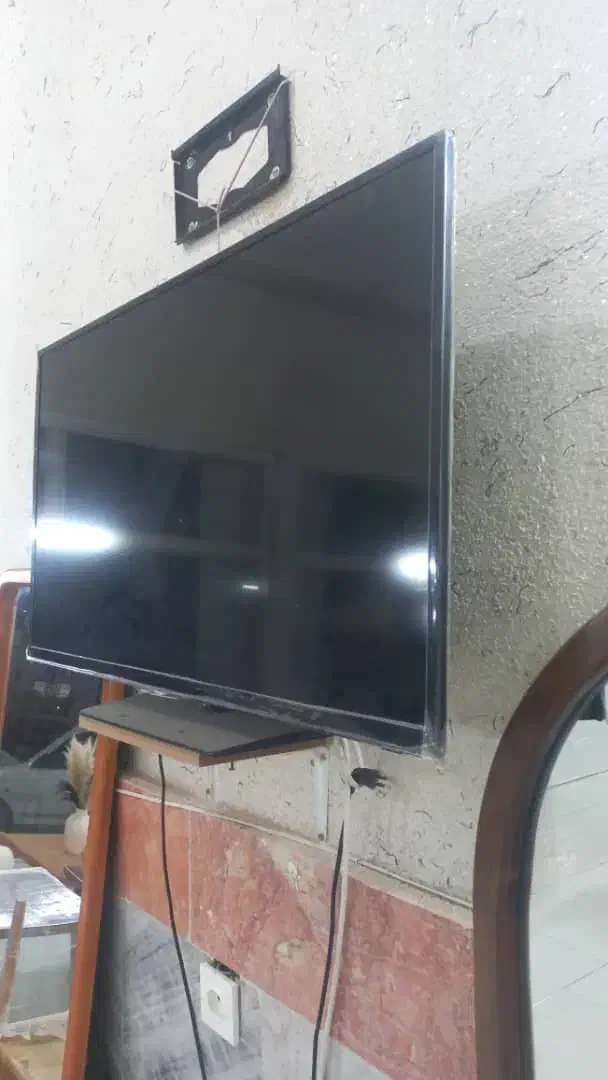 تلوزیون سامسونگ ۴۰اینچ|تلویزیون و پروژکتور|هشتگرد, شهرک راه آهن|دیوار