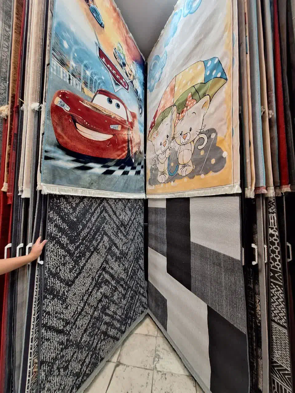 قالیچه عروسکی دخترونه گیلان طوسی و فیلی و بژ|فرش|مشهد, امیر|دیوار