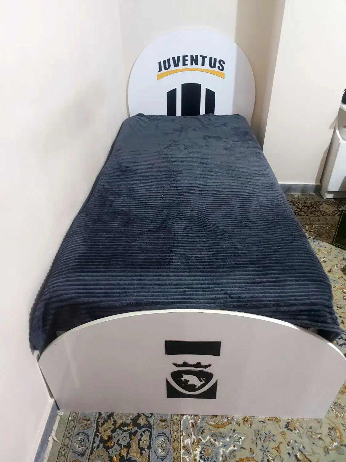 تخت وتشک یک نفره ومیز تحریر دست دوم|تخت و سرویس خواب|قشم, |دیوار