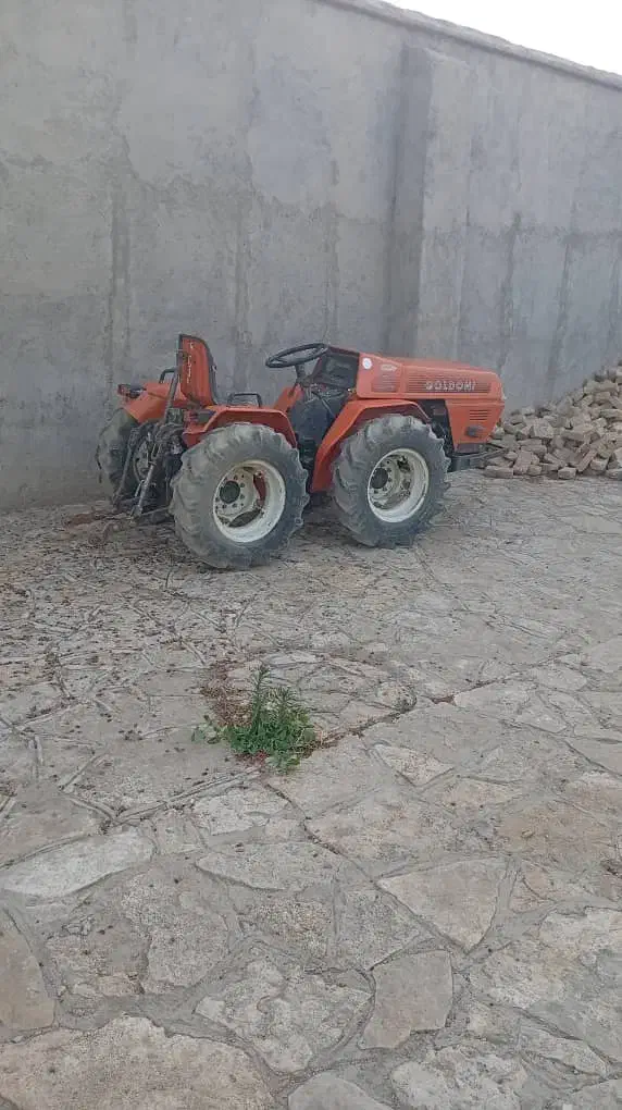 تراکتور کمرشکن ایتالیای|خودرو سنگین|مشهد, توس فردوسی|دیوار