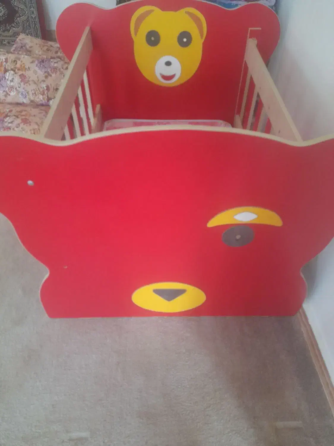 تخت کودک درحد نو|تخت و صندلی بچه|قیدار, |دیوار