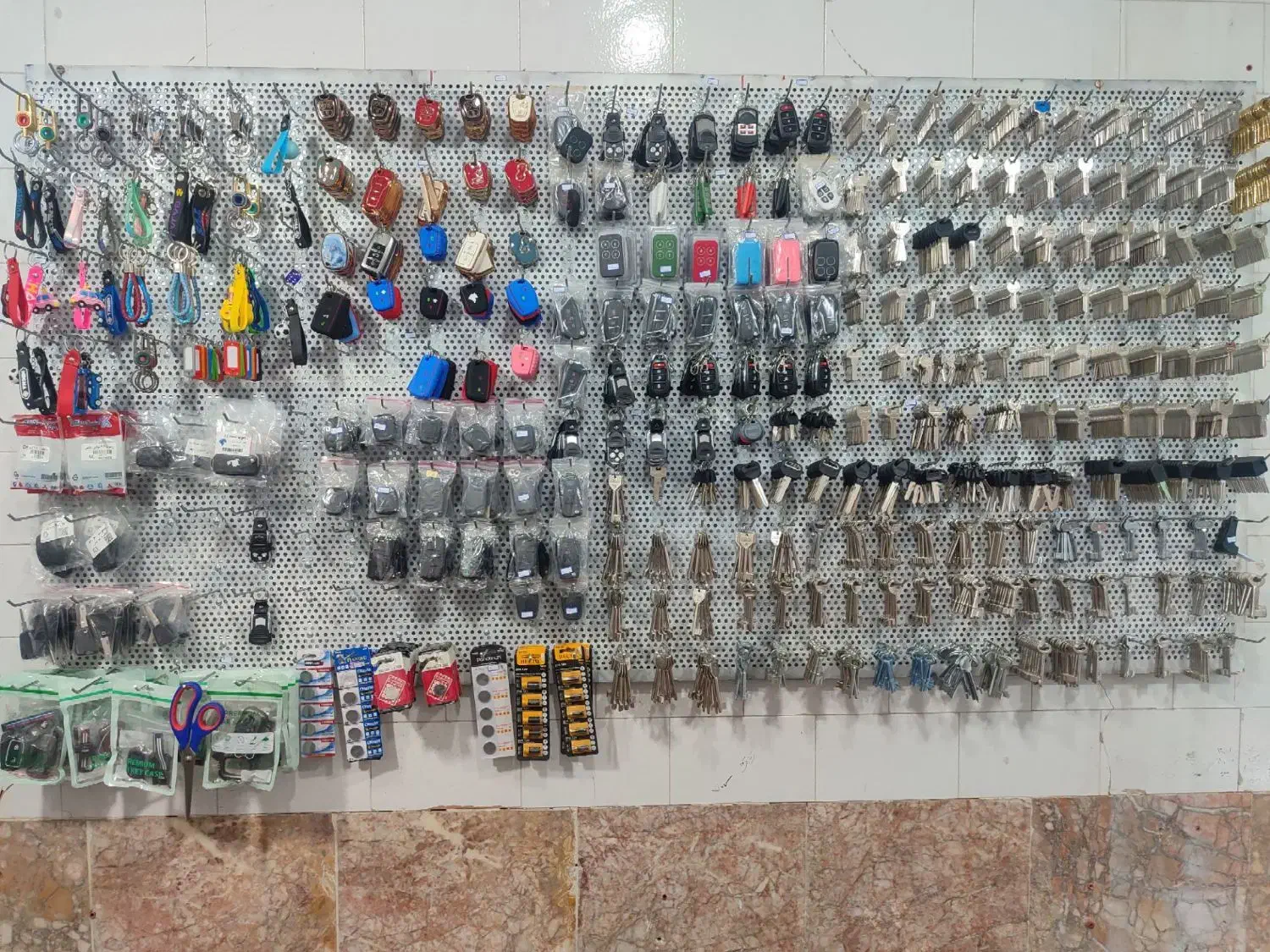 قفل وکلیدسازی طالب نیا(پاسخگو 24ساعته)|خدمات پیشه و مهارت|بجنورد, |دیوار