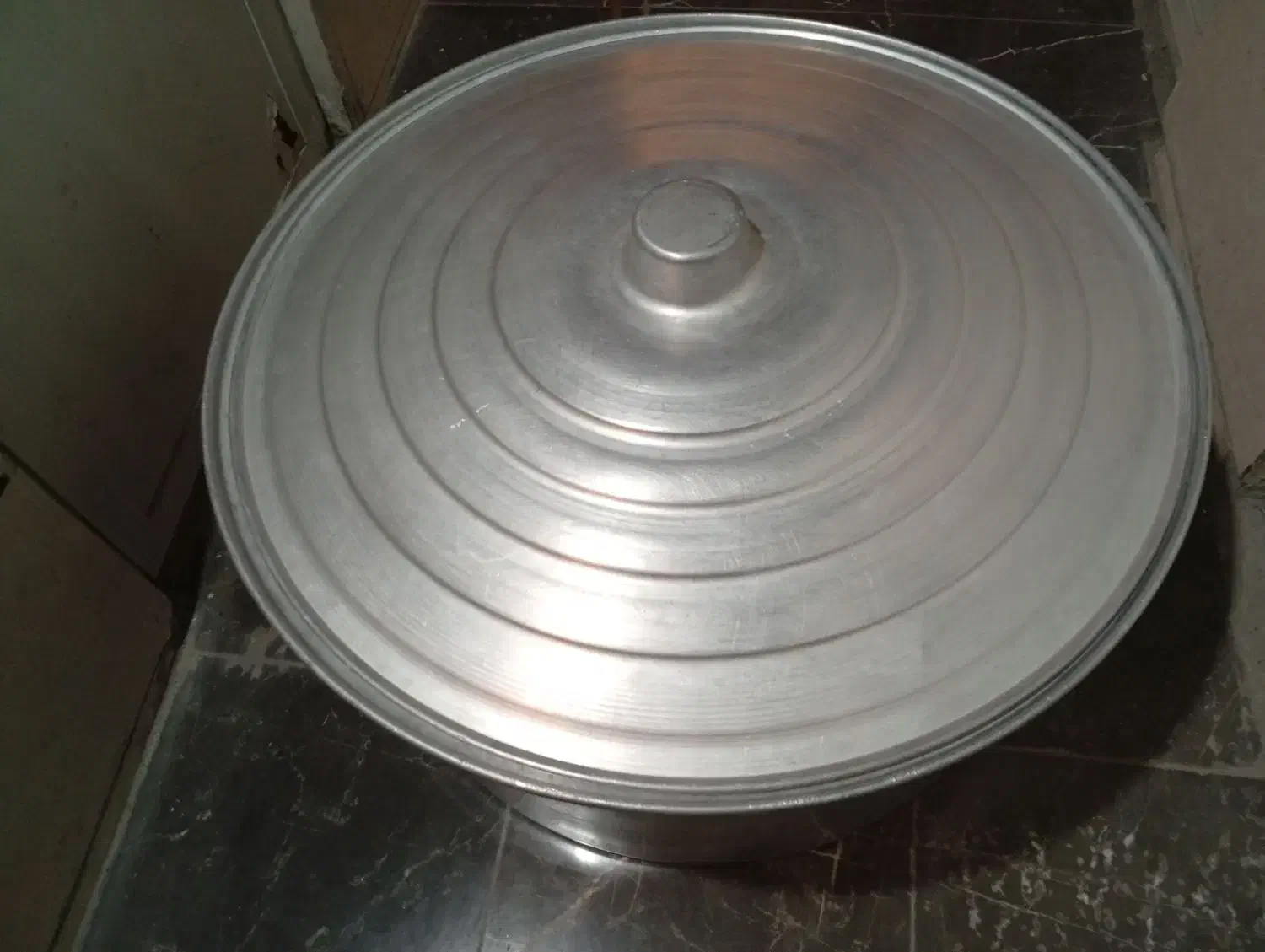 قابلمه روحی بزرگ|ظروف پخت‌وپز|دماوند, گیلاوند|دیوار