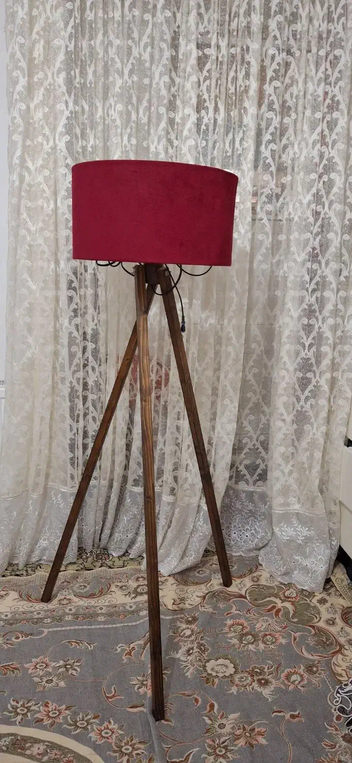 آباژور  پایه چوبی درحد نو|چراغ خواب و آباژور|گلبهار, شهر جدید گلبهار|دیوار