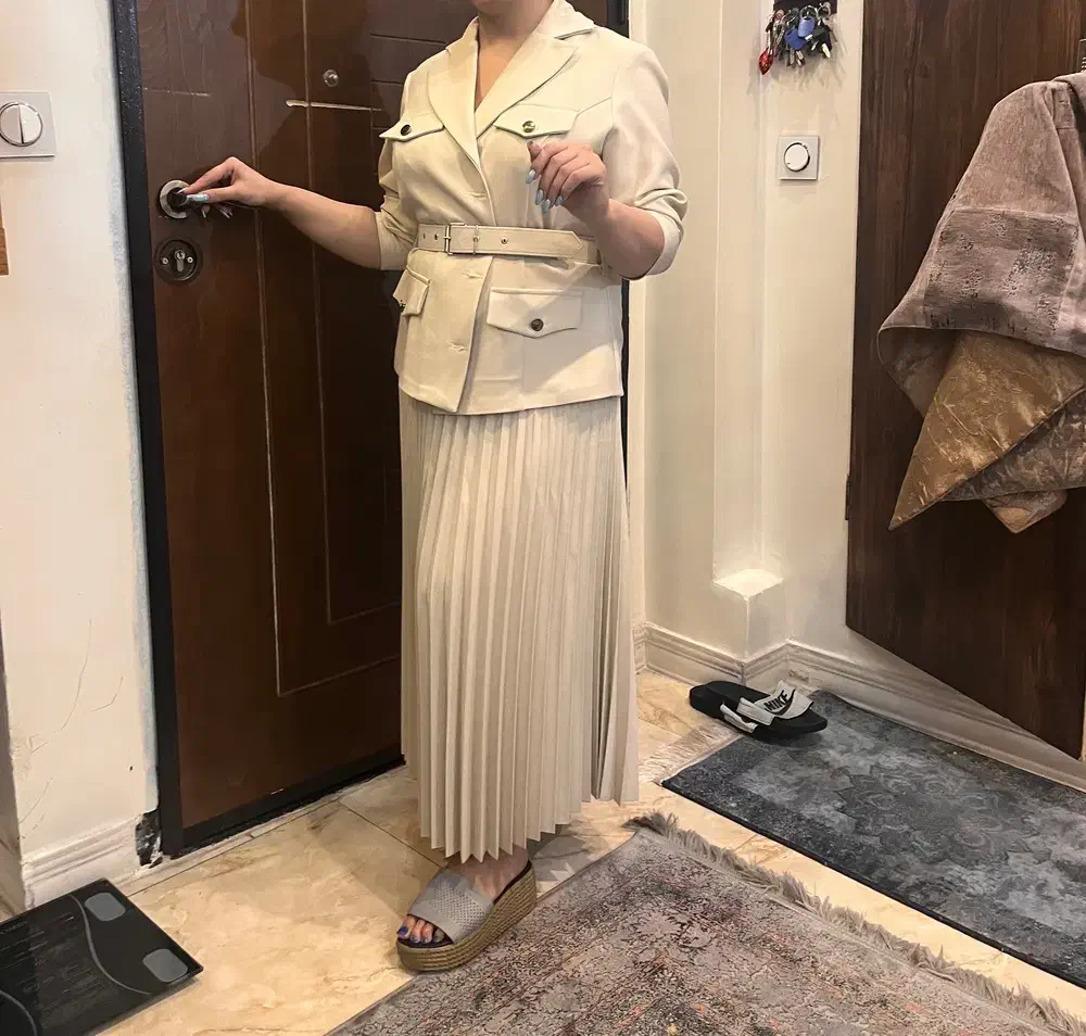 کت و دامن|لباس|باقرشهر, |دیوار