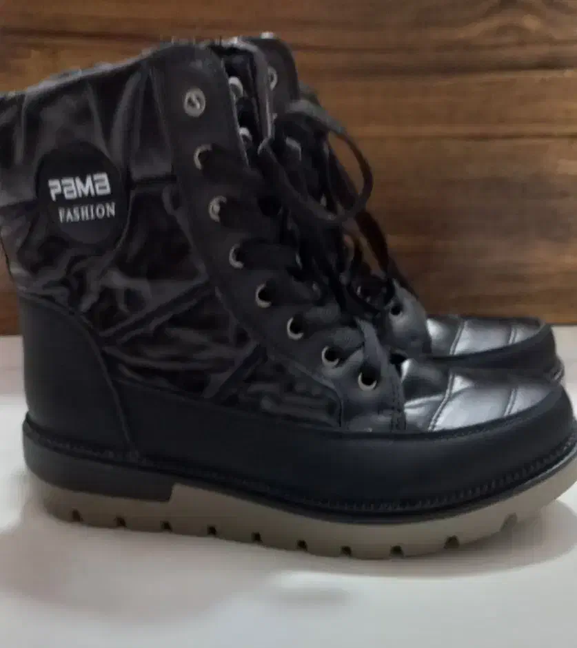 بوت پاما|کیف، کفش، کمربند|خمام, |دیوار