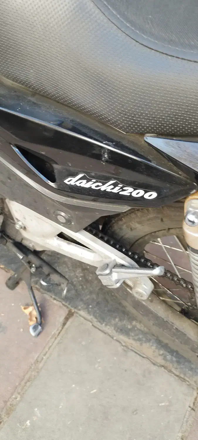 دایچی ۲۰۰ سی سی|موتورسیکلت|تهران, درختی|دیوار