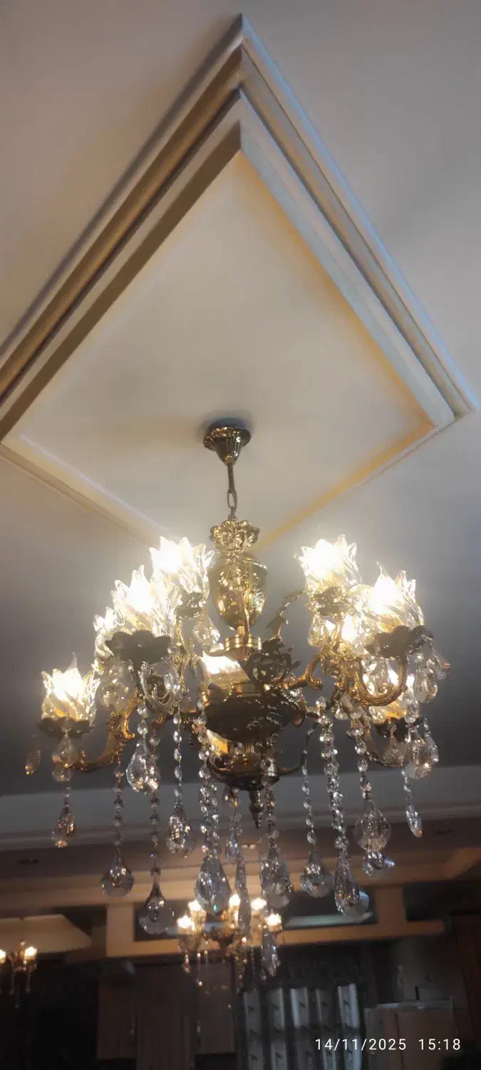 لوستر برنجی|لوستر و چراغ آویز|ری, صفاییه (چشمه علی)|دیوار