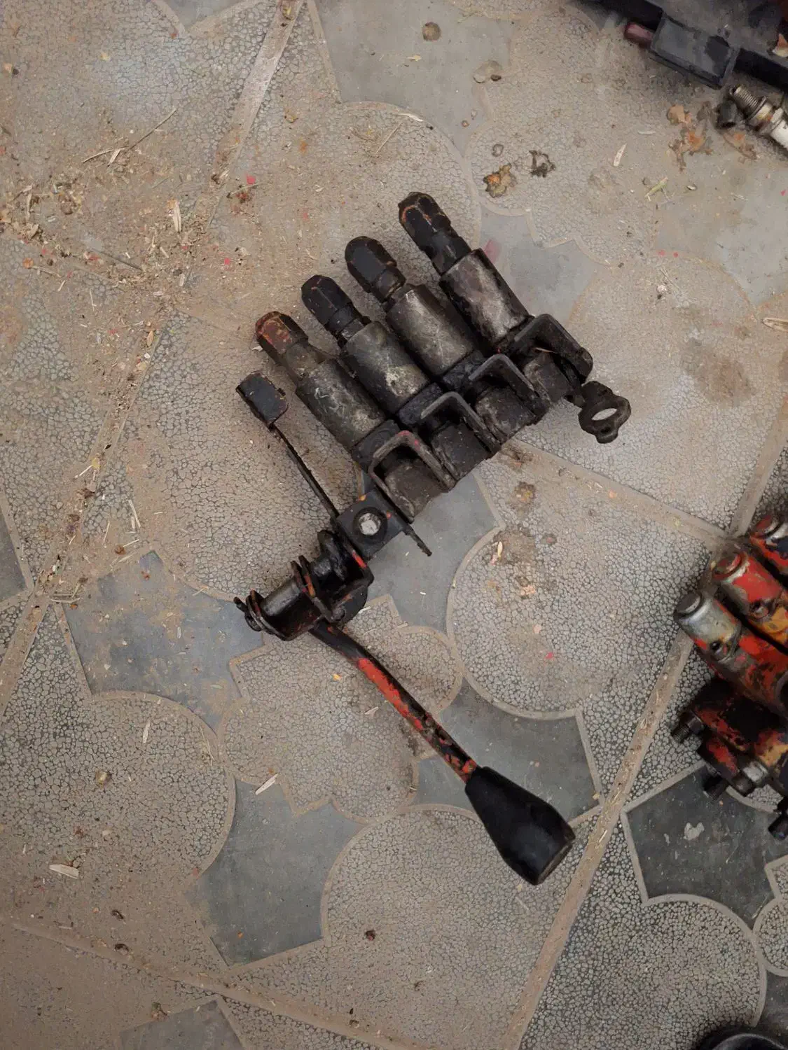 دسته شیر یونیک ۳ تن|ماشین‌آلات صنعتی|تربت‌حیدریه, داروپخش|دیوار