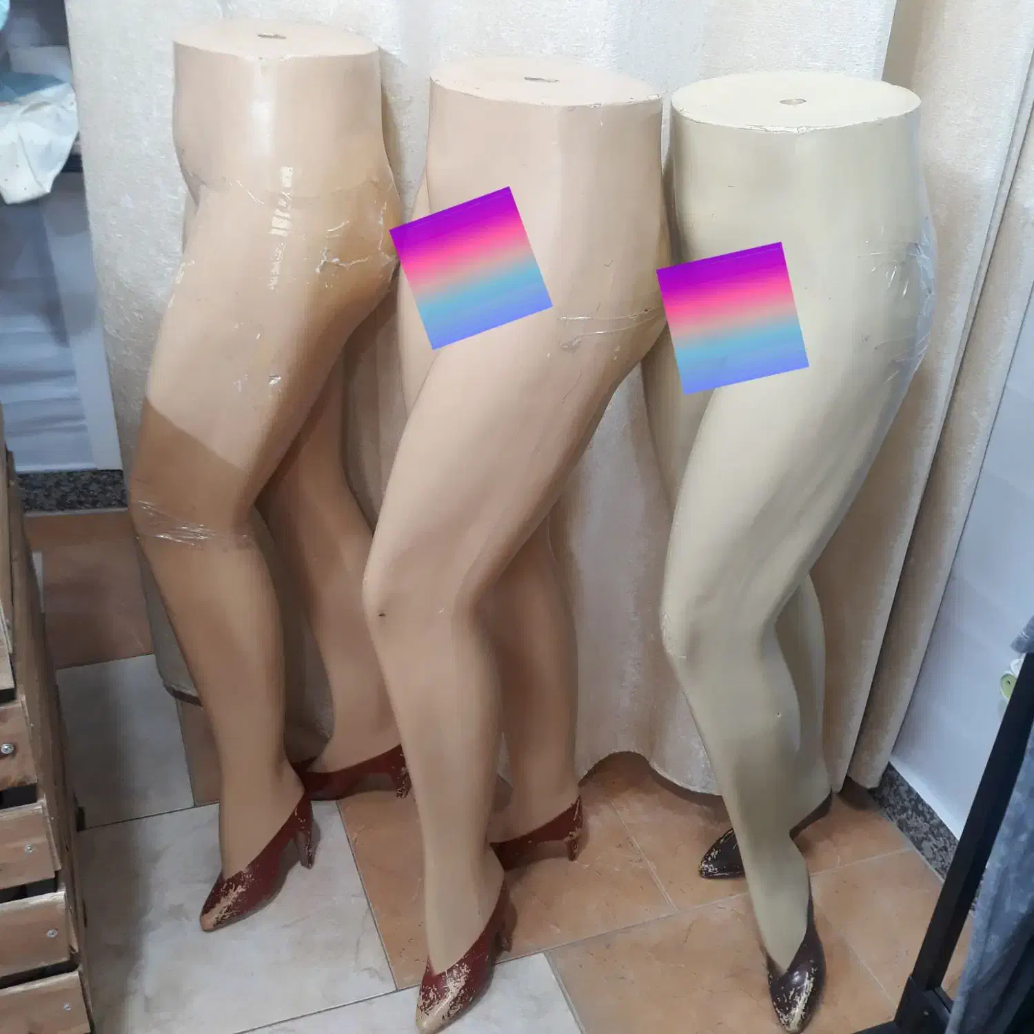 سه عدد مانکن پا زنانه کارکرده قیمت توافقی|فروشگاه و مغازه|قروه, |دیوار