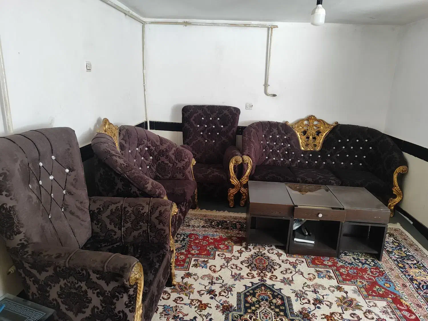 فروش یکدست مبل راحتی هفت نفره ویک جفت فرش|مبلمان خانگی و میز عسلی|میاندوآب, |دیوار
