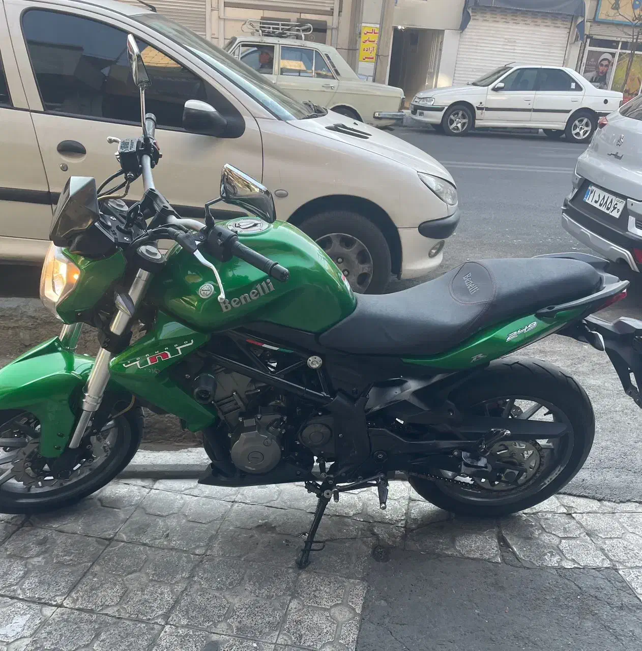 بنلی دو سیلندر ۳۰۰|موتورسیکلت|تهران, شهرک ولیعصر جنوبی|دیوار