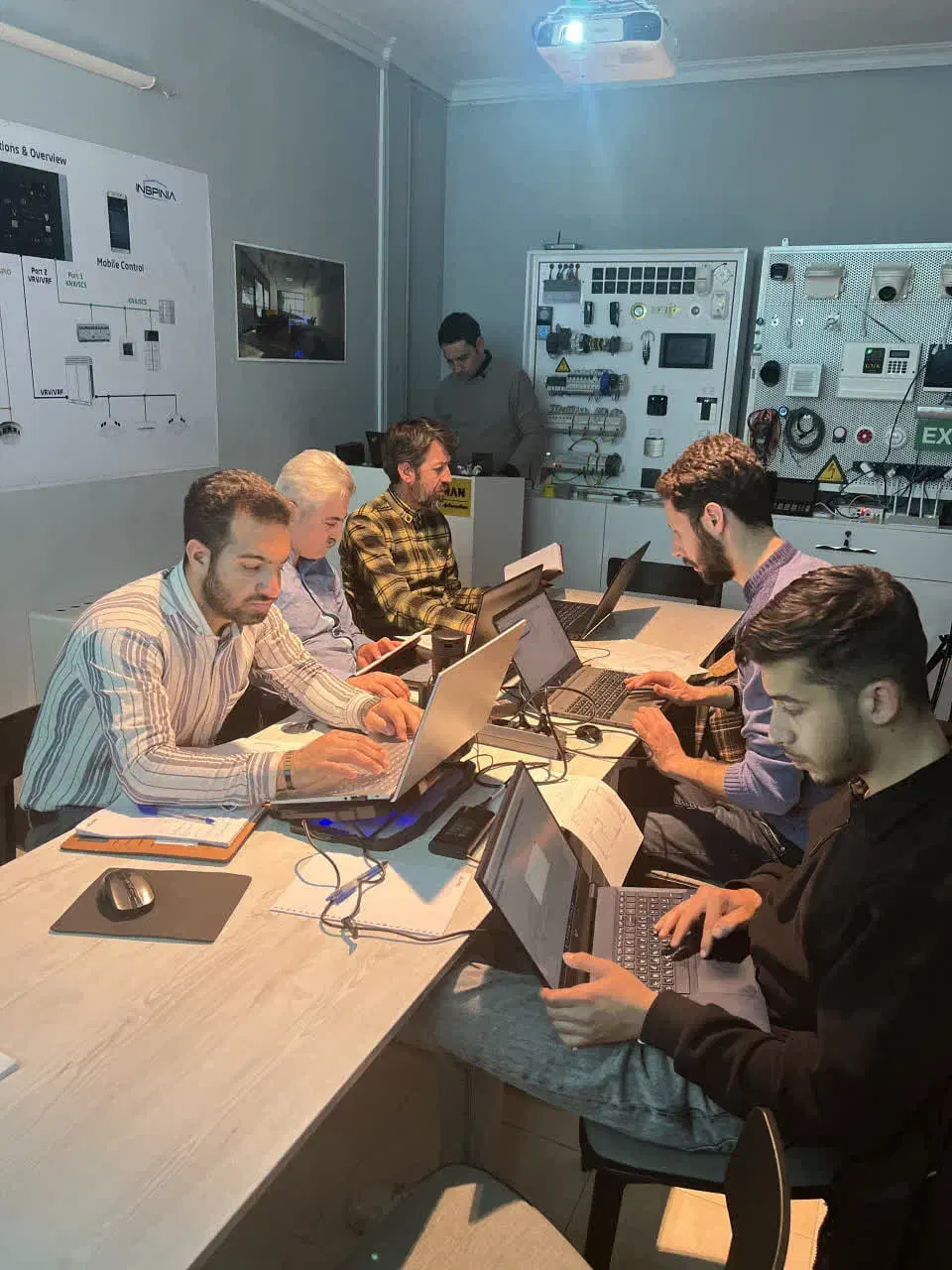 آموزش مهارت‌های فنی وحرفه ای با مدرک معتبر|خدمات آموزشی|گلبهار, شهر جدید گلبهار|دیوار