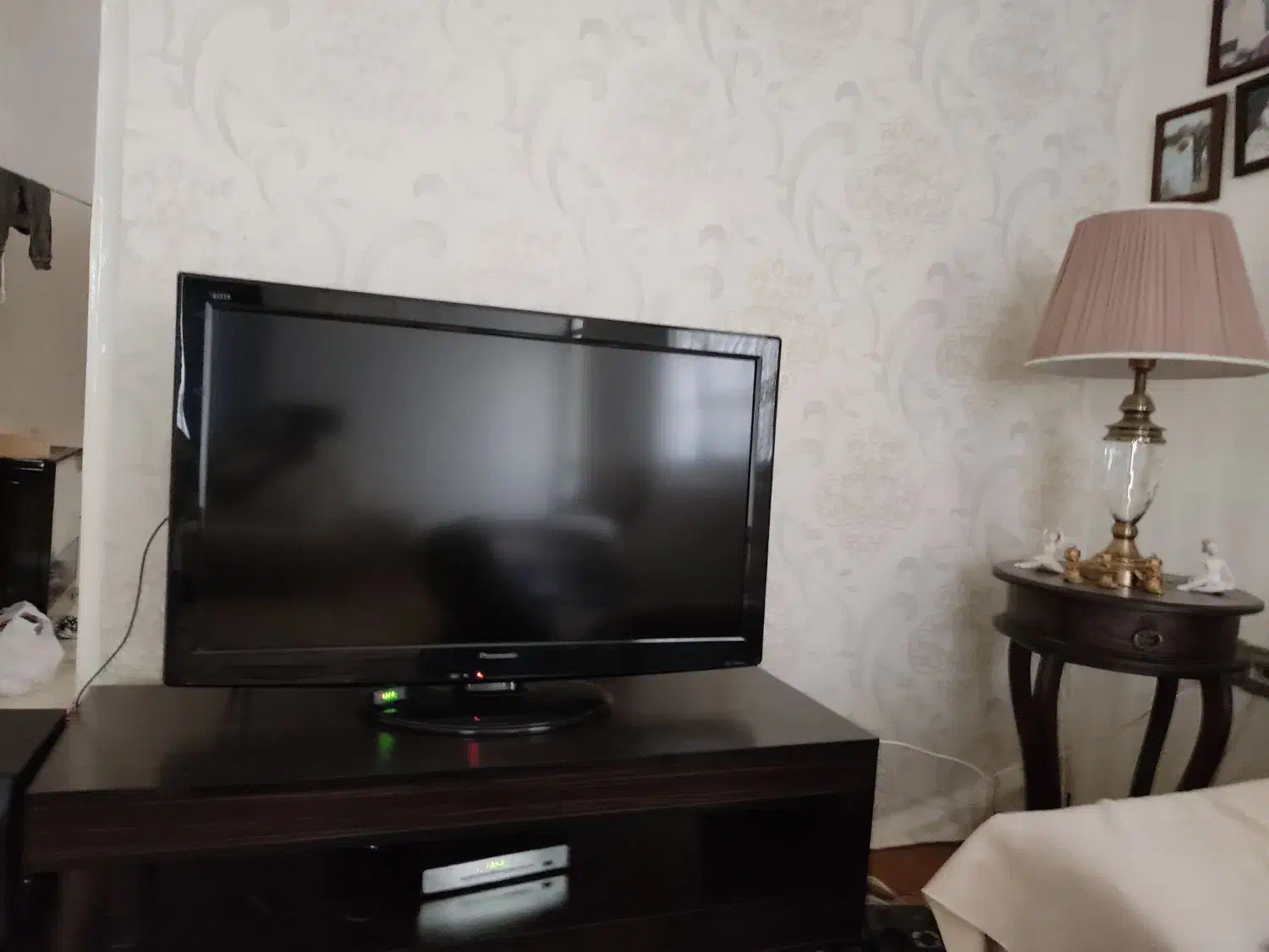 تلویزیون|تلویزیون و پروژکتور|رشت, کوی فکوری|دیوار