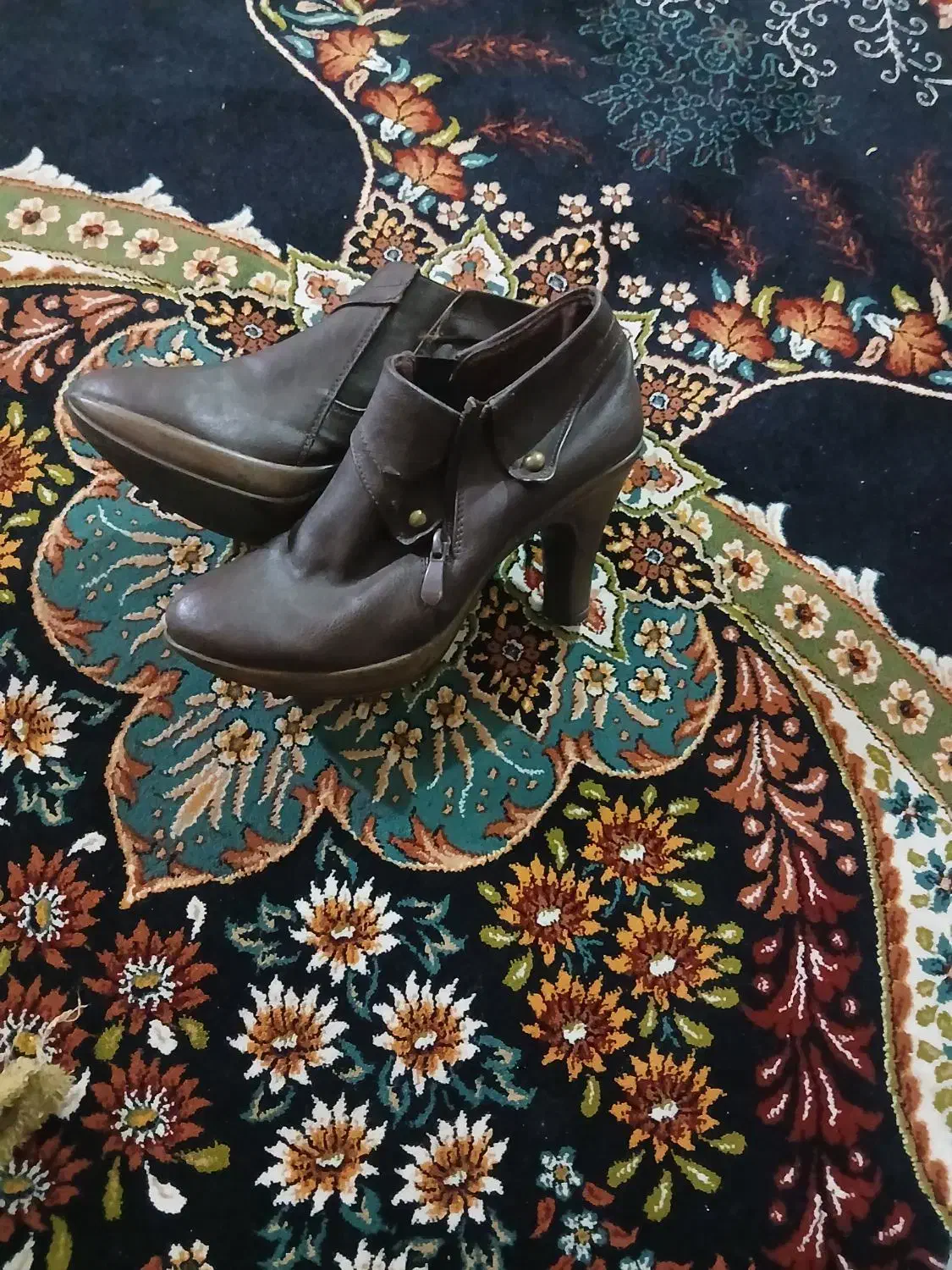 پوتین سایز ۳۹|کیف، کفش، کمربند|آستارا, |دیوار