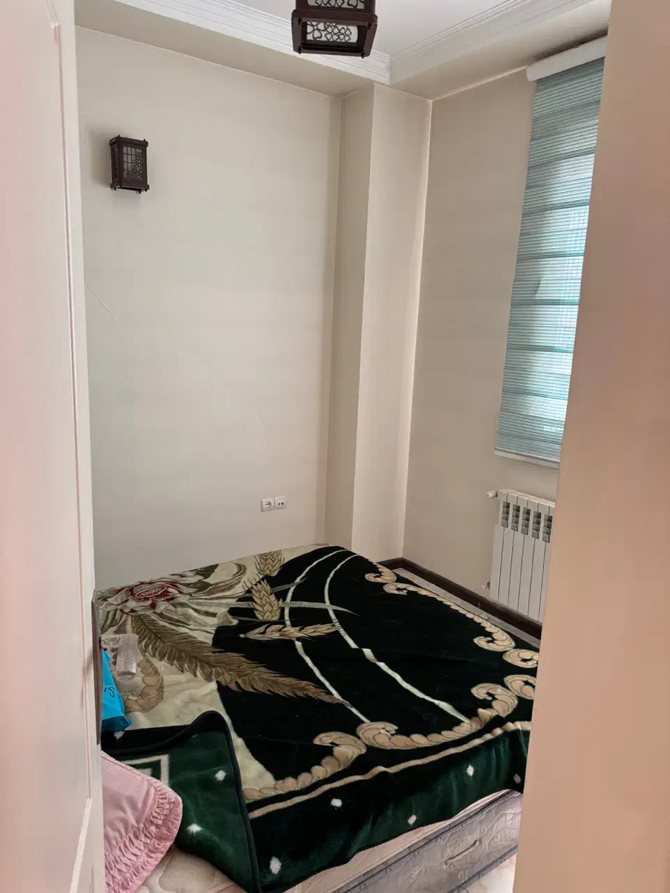 فروش مبل نیم ست و تختخواب ۲ نفره و ۳ عدد تشک|مبلمان خانگی و میز عسلی|تهران, دستغیب|دیوار