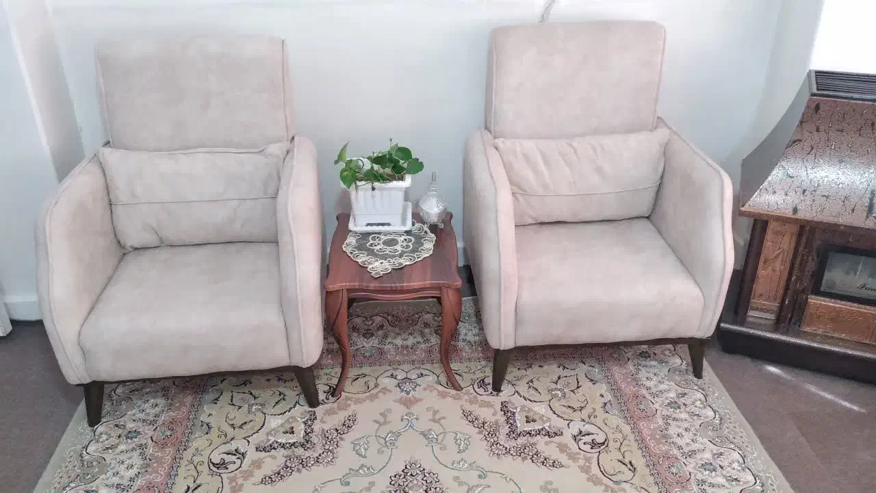 مبل دو ماه پیش خریده شده|مبلمان خانگی و میز عسلی|سلماس, |دیوار