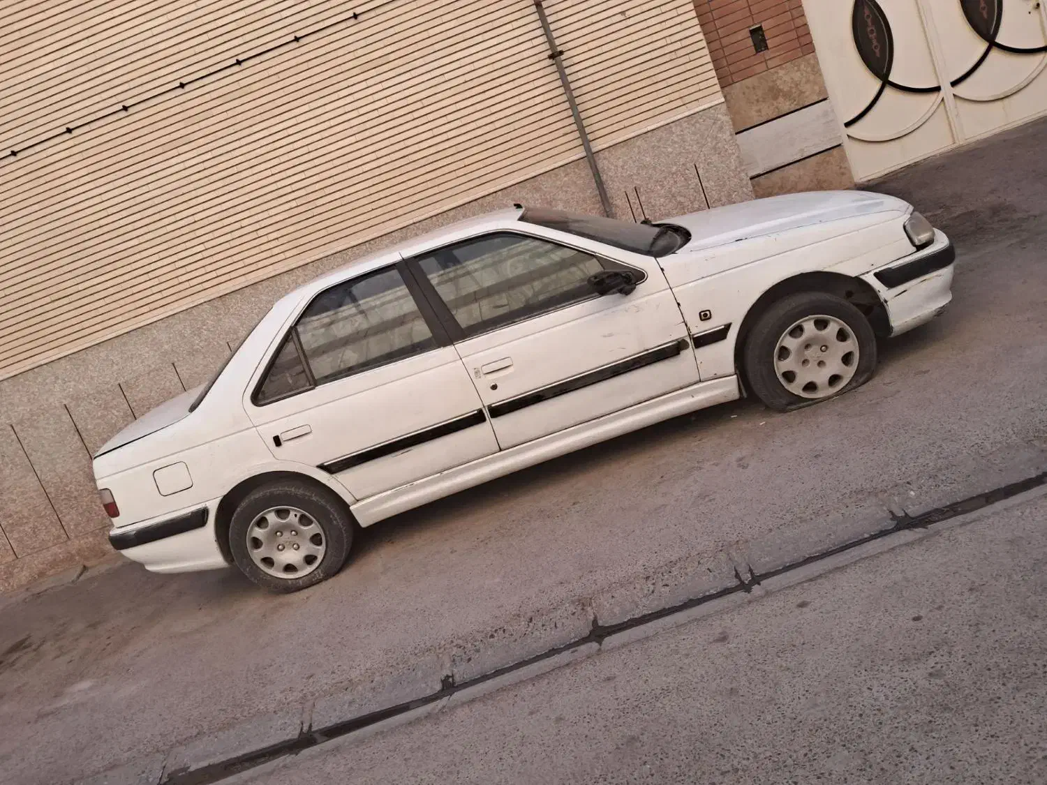 پژو پارس ۹۲ یکم خرج داره کم میکنم ازش|خودرو سواری و وانت|لنجان, |دیوار