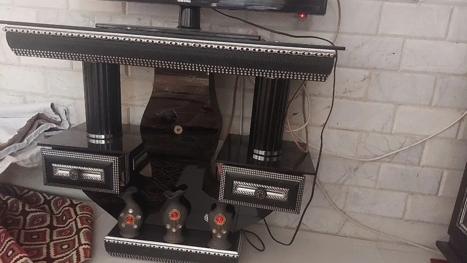 میز آینه شمعدان|بوفه، ویترین، کنسول|اصفهان, کارلادان|دیوار