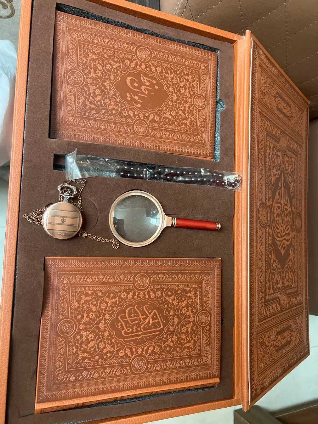 قران و حافظ نفیس عطری  نو|کتاب و مجله مذهبی|شیراز, زند|دیوار