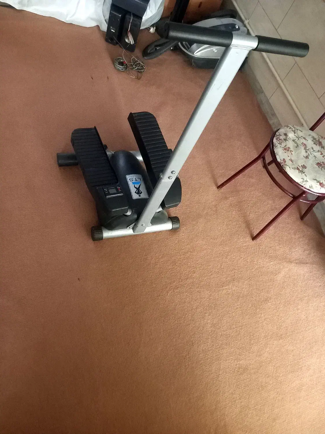 اسکی فضایی درحد نو کاملا سالم وسایل ورزشی|تجهیزات ورزشی|کرج, حصارک پایین|دیوار