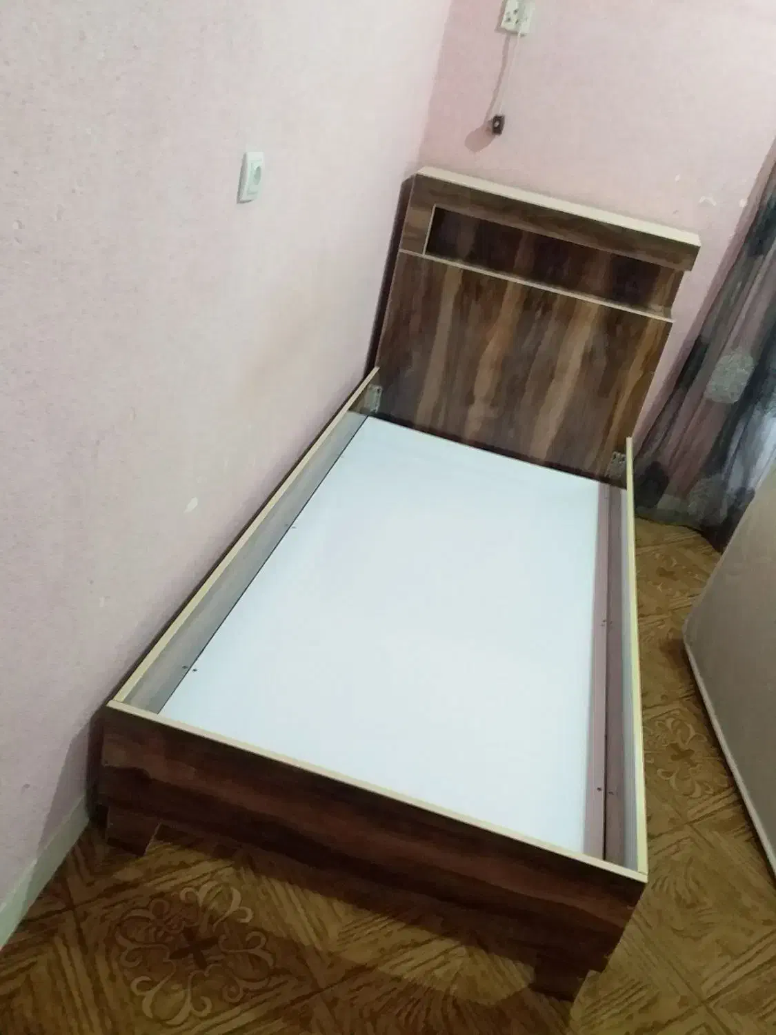 تخت خواب تک نفره شیک و محکم|تخت و سرویس خواب|اهواز, پردیس|دیوار