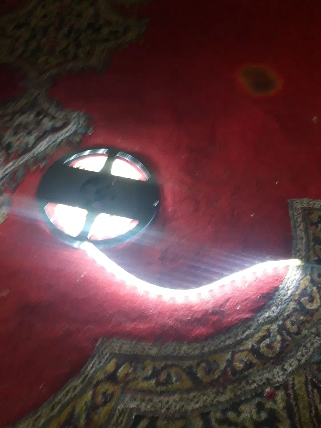 ریسه حلقه ایی نورانی سفیدیخچالی|ریسه و چراغ تزئینی|قم, تکیه آقا سید حسنی|دیوار