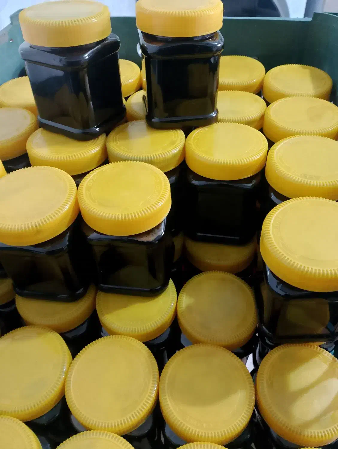 شیره انگور و سرکه طبیعی خانگی موجود می‌باشد|خوردنی و آشامیدنی|حویق, |دیوار