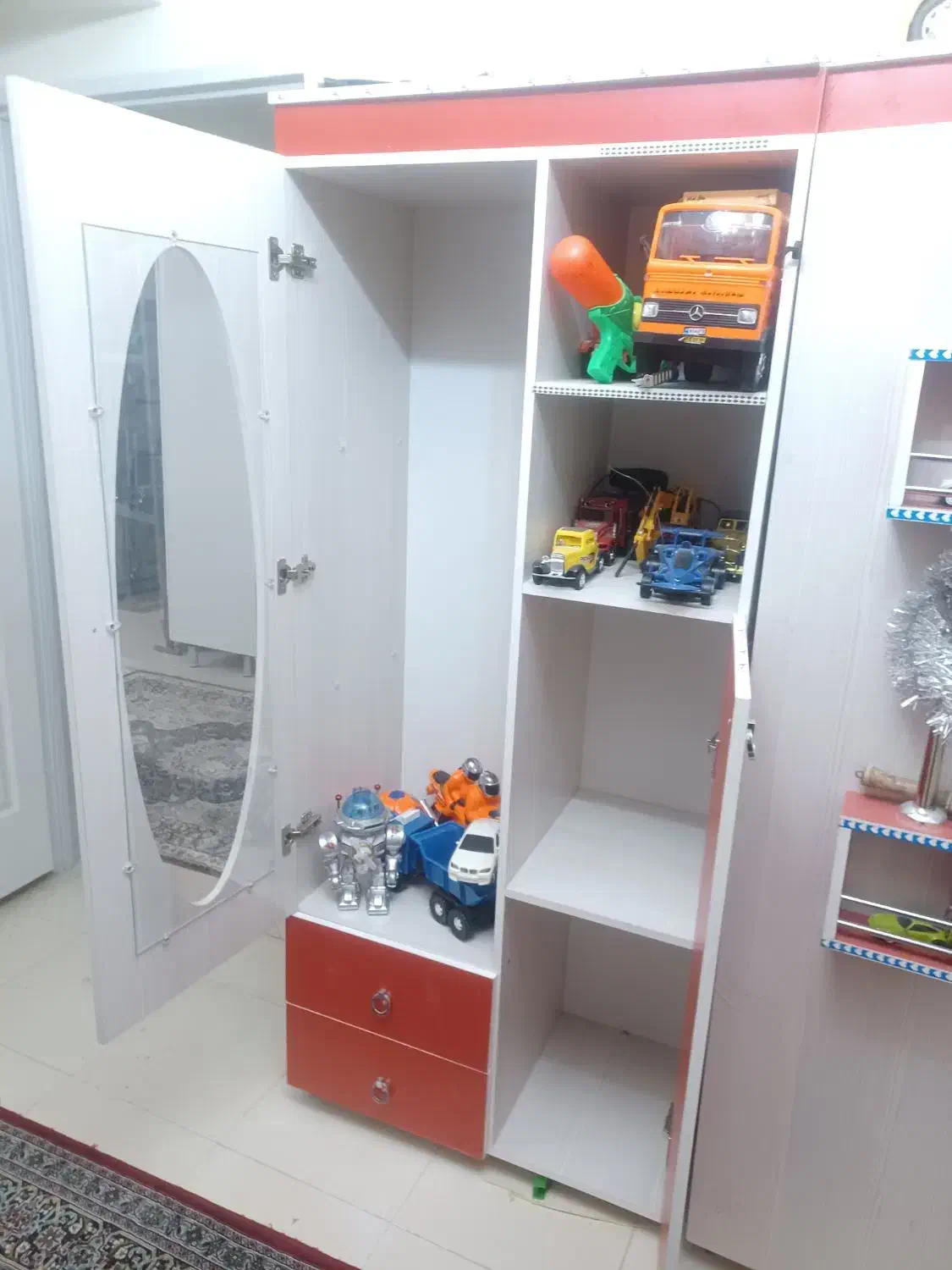 سرویس خواب کودک و نوجوان کامل و زیبا|تخت و سرویس خواب|فولادشهر, مسکن مهر فولادشهر|دیوار