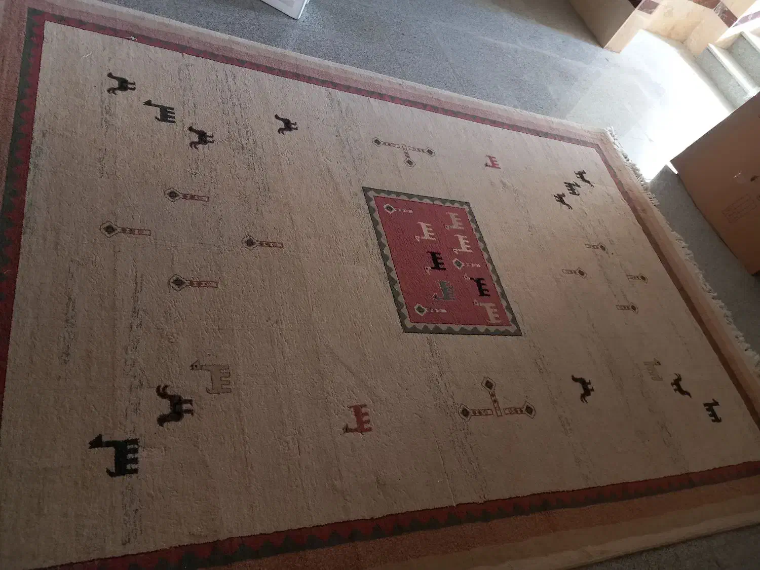 گلیم و میز|گلیم، جاجیم، گبه|سنندج, |دیوار