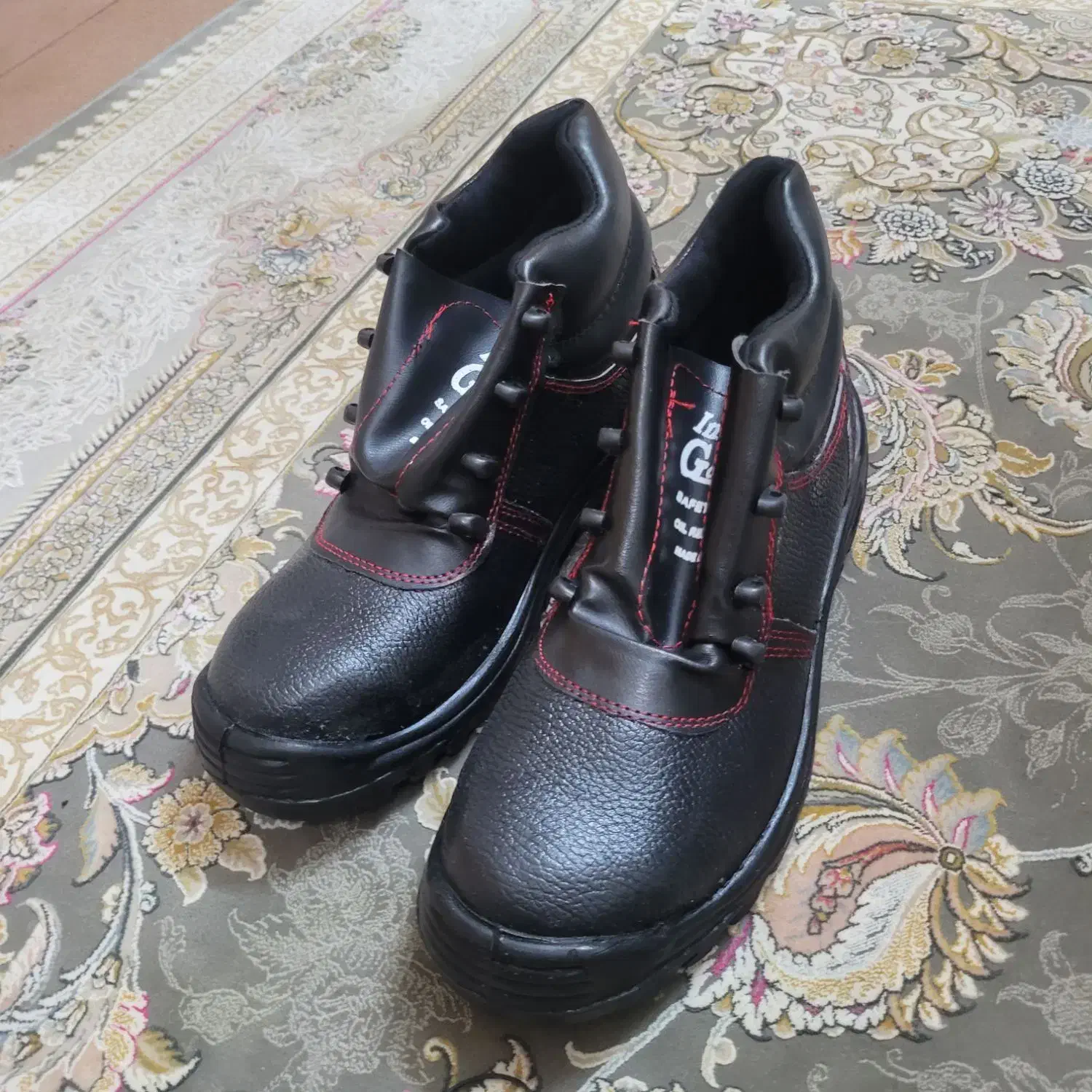 کفش ایمنی و دستکش|کیف، کفش، کمربند|مبارکه, |دیوار