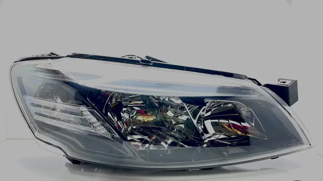 چراغ جلو ۲۰۷.دنا پلاس.رانا پلاس|قطعات یدکی و لوازم جانبی|رشت, شکار اسطلخ|دیوار