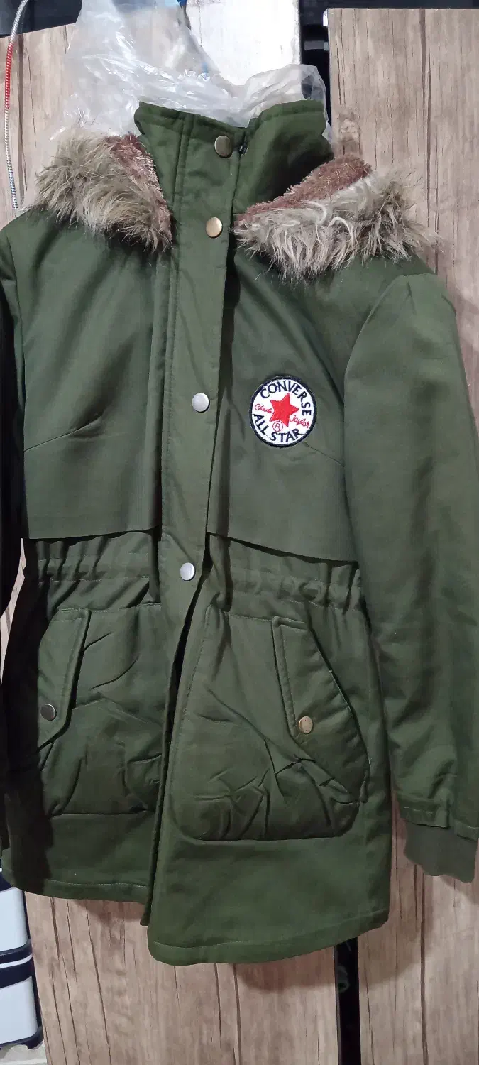 پالتو کلاه دار|لباس|شیراز, ابیوردی|دیوار