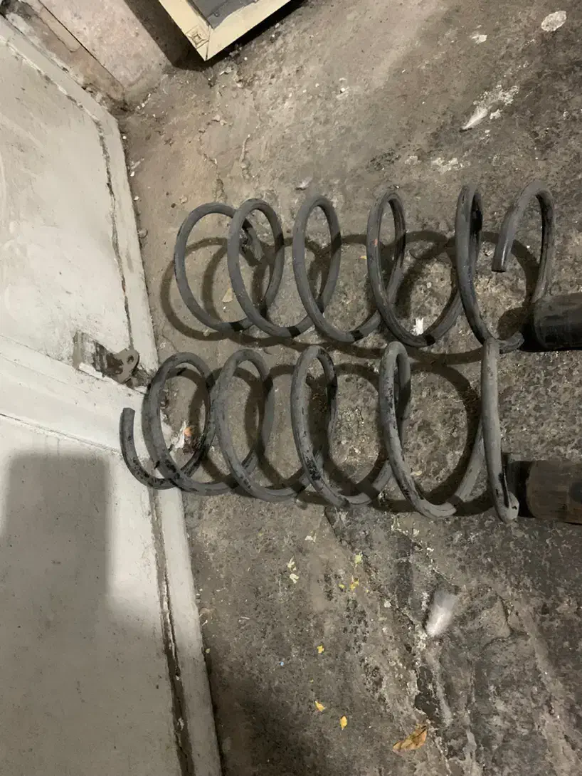 کمک فنر کوتاه پژو بالول فنر|قطعات یدکی و لوازم جانبی|تهران, نیروی هوایی (پیروزی)|دیوار