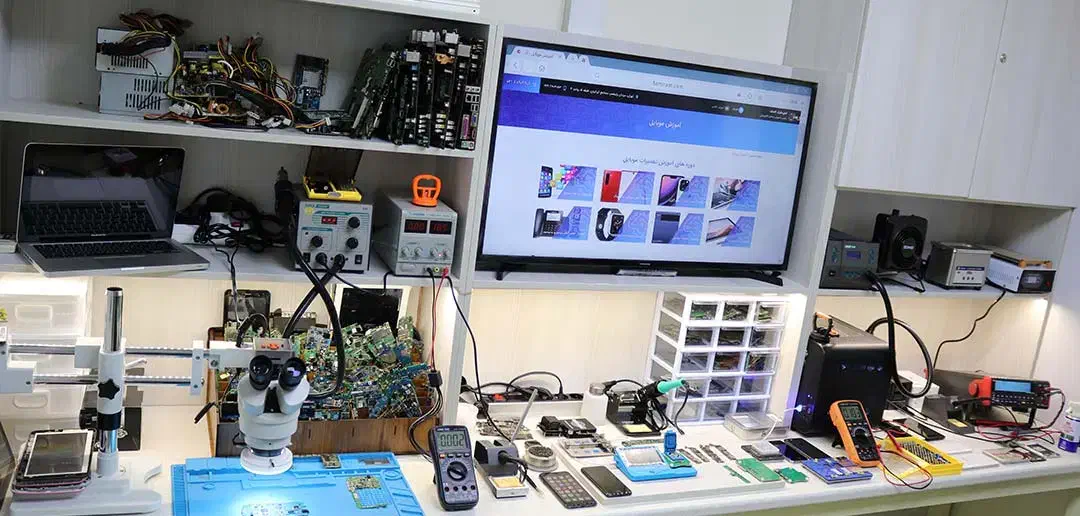 تعمیرات تخصصی موبایل|خدمات رایانهای و موبایل|یزد, |دیوار