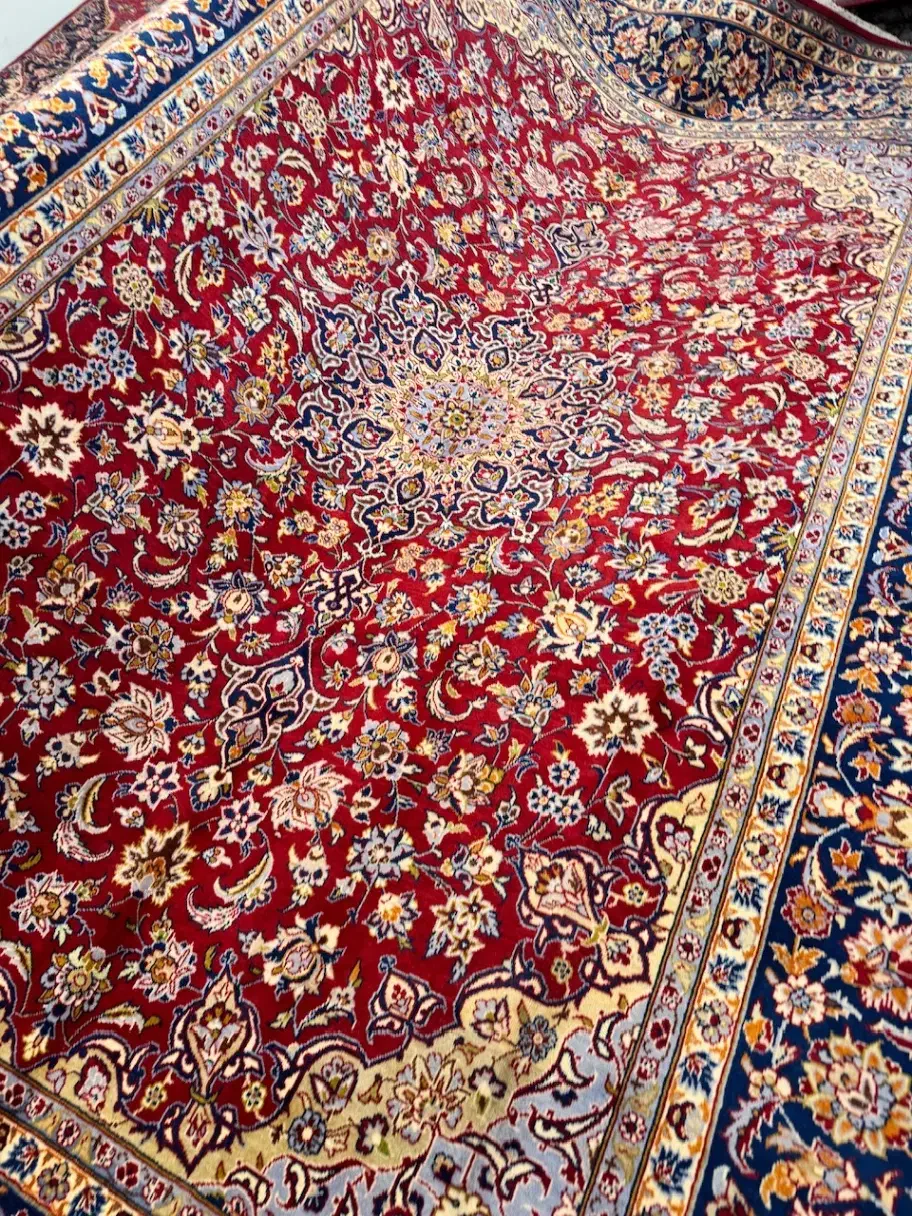 ۱۲ متری دستباف اصفهان قرمز گوشتدار زیر قیمت بازار|فرش|تهران, یوسفآباد|دیوار