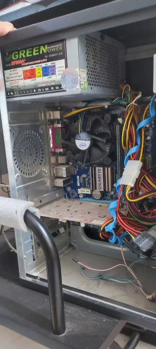 کامپیوتر|رایانه رومیزی|دورود, |دیوار