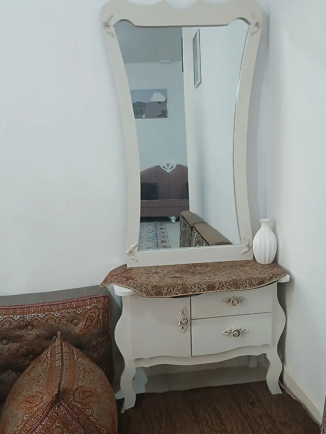 آینه|آینه|لوشان, |دیوار