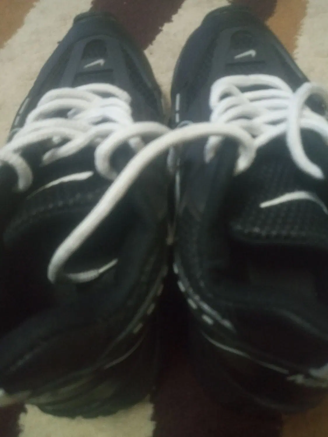 کفش|کیف، کفش، کمربند|اهواز, منبع اب|دیوار