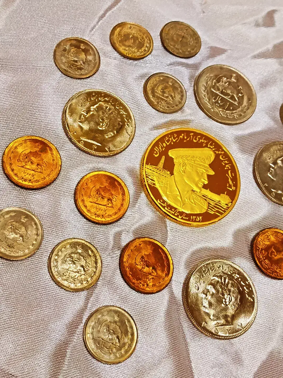 پک سکه|کلکسیون سکه، تمبر، اسکناس|مشهد, عیدگاه|دیوار