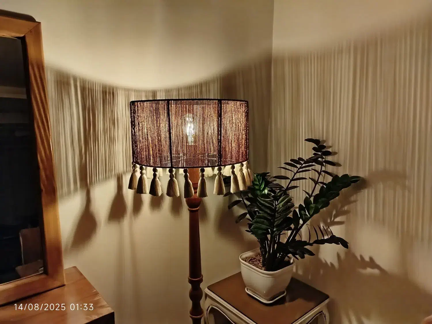 آباژور کنار سالنی و رومیزی پایه چوبی|چراغ خواب و آباژور|تهران, جی|دیوار