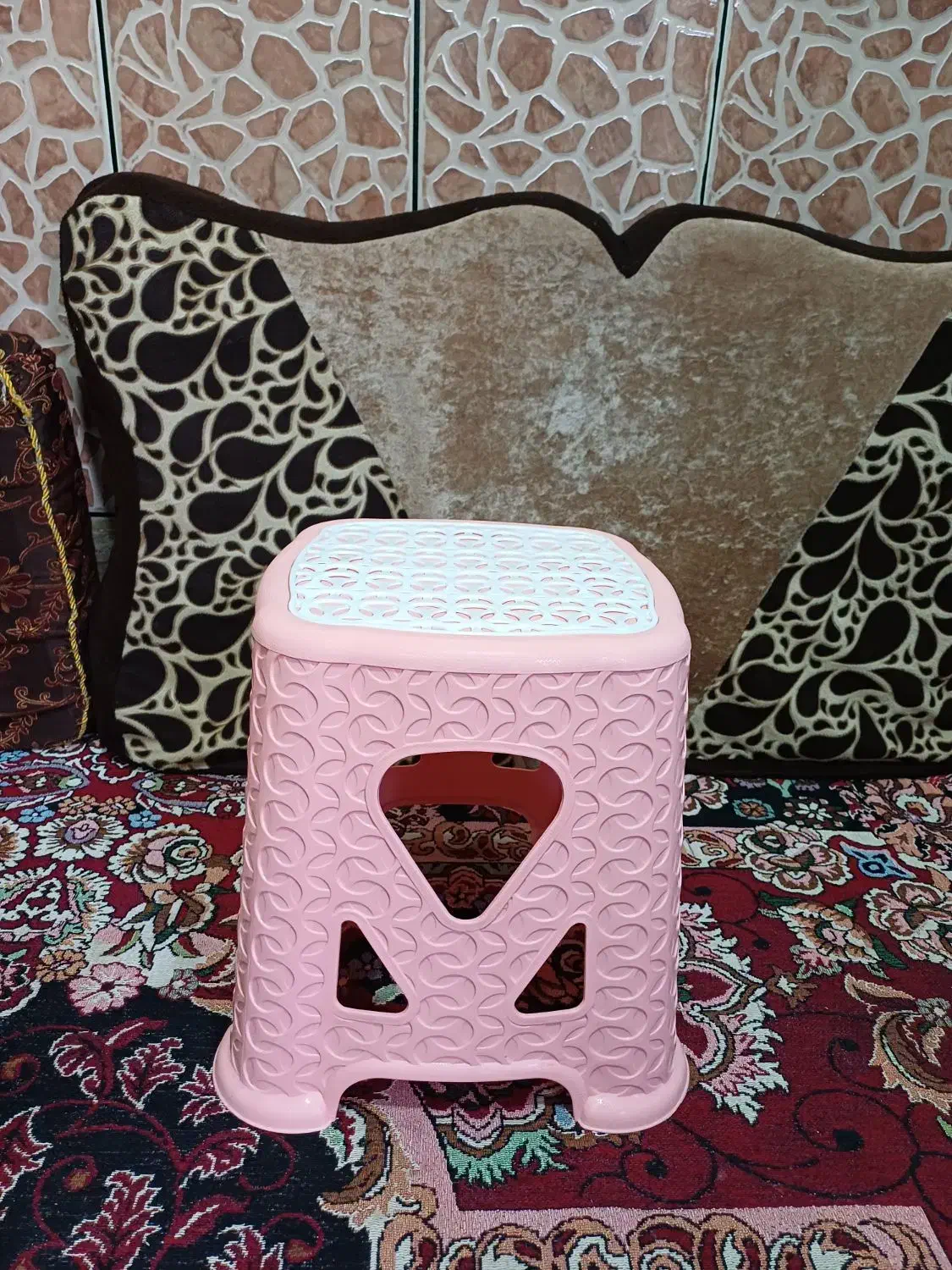 صندلی وچهارپایه|صندلی و نیمکت|امیدیه, |دیوار